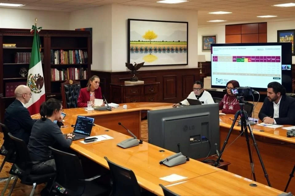 La Presidenta Sheinbaum revisó el avance de limpieza y recuperación de red carretera.