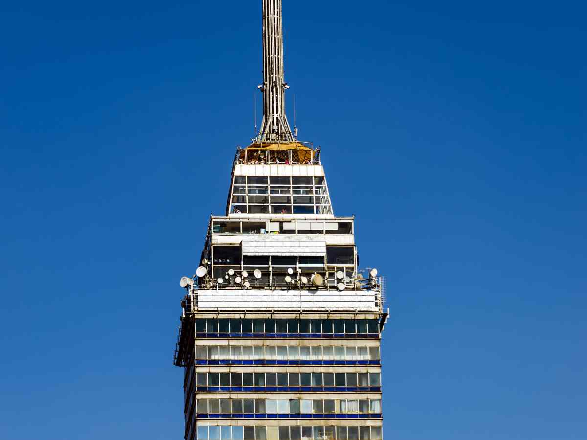 Detalle arquitectónico de la Torre Latinoamericana