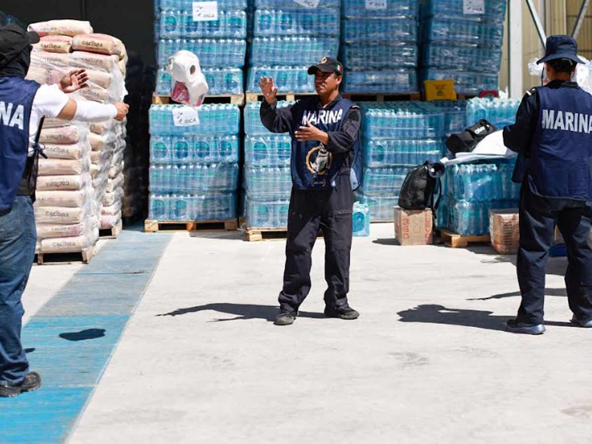 Gobierno federal supervisa puente aéreo y censa comunidades afectadas por deslaves