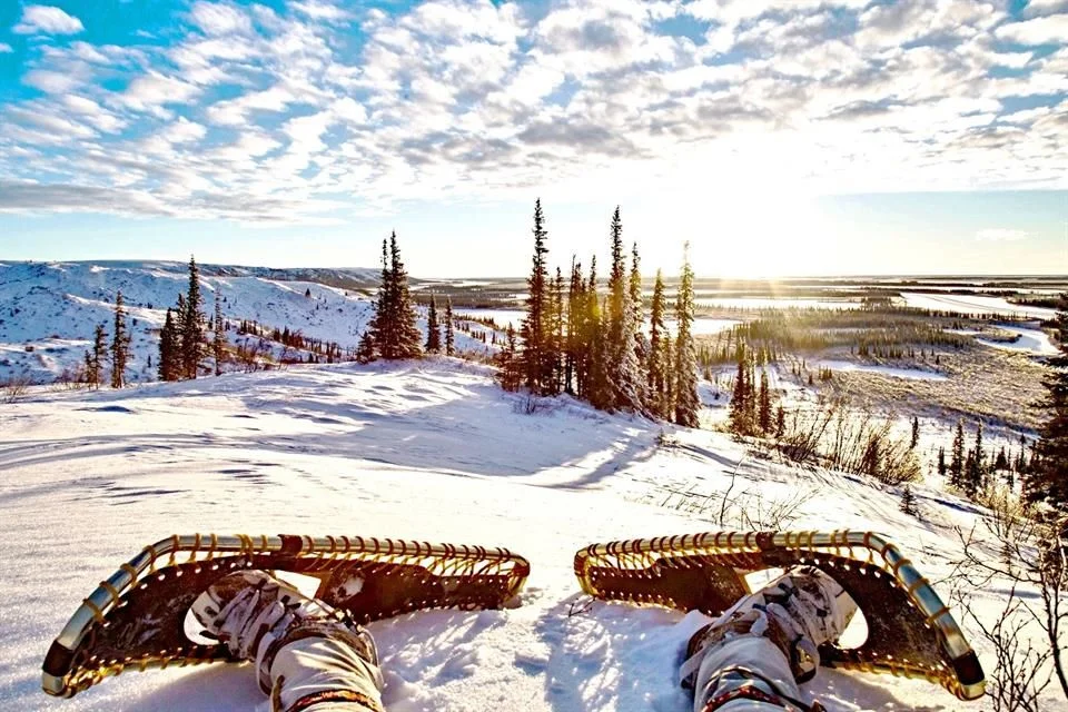 Caminar con raquetas de nieve.