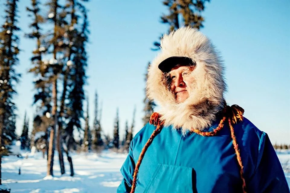 Hacer turismo cultural escuchando leyendas indígenas.