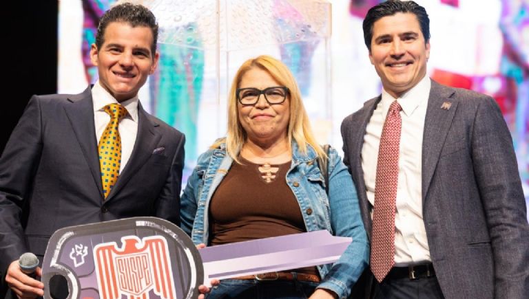 Reconocimiento oficial a trabajadores del sector público en Nuevo León.