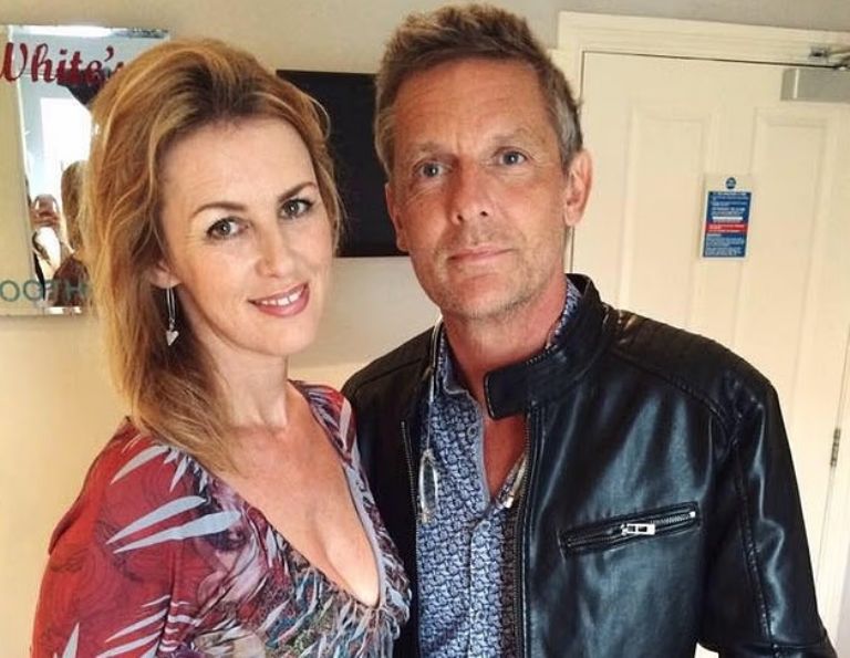 La maestra sufrió la muerte de us esposo, situación que aprovechó el jardinero de su hermana.