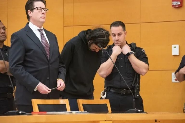 Adolescente de 18 años rompe silencio sobre muerte de bebé de 7 meses.