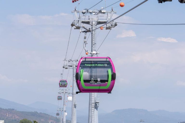 Vista panorámica del teleférico de Uruapan en operación