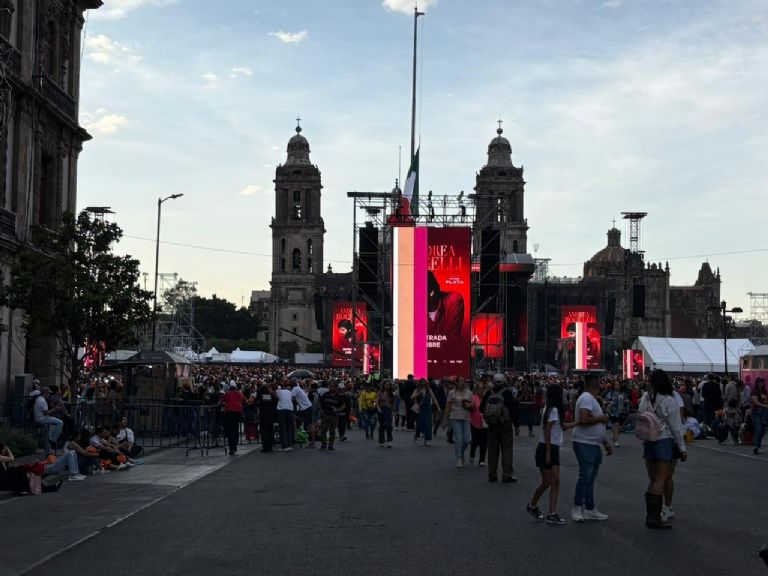 Ximena Sariñana y Los Ángeles Azules en concierto