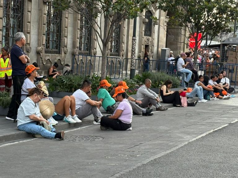 Vista general del Zócalo de la Ciudad de México durante el concierto de Andrea Bocelli