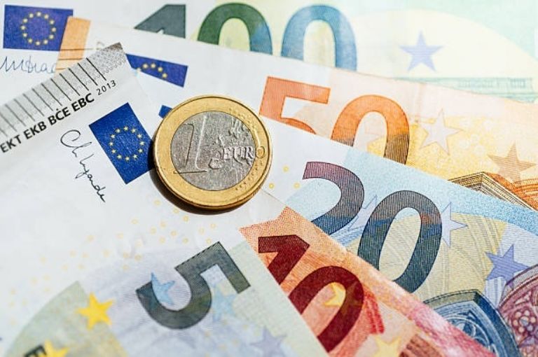 Maquinaria agrícola moderna en operación