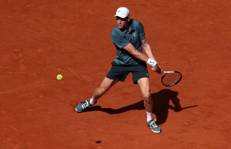 Jannik Sinner en acción durante el Master 1000 de Madrid