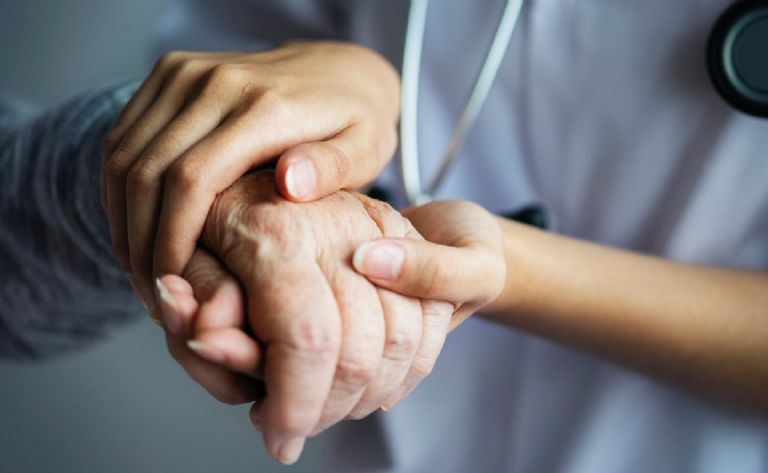 Representación artística de neuronas en el cerebro