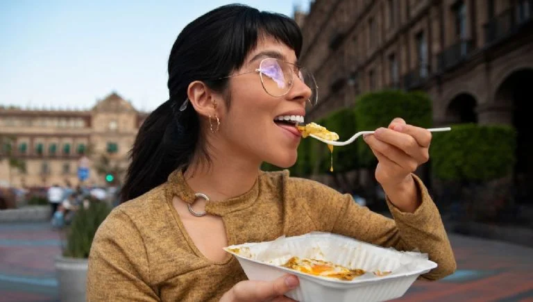 Cuerpo humano con diferentes formas y tamaños, celebrando la diversidad.