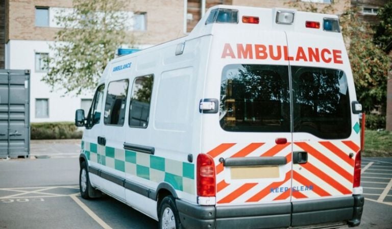El padre de familia y uno de los hijos heridos fueron trasladados a un centro médico.