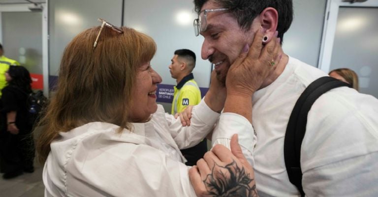 Hijo hallado: Chile reúne madre/hijo tras 35 años.