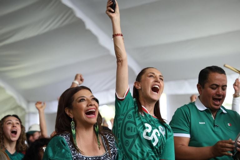 Sheinbaum festeja triunfo de México en fútbol.