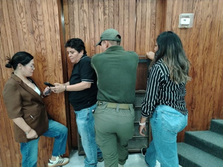 Interior del Congreso de San Luis Potosí durante la interrupción