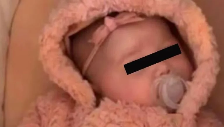 La bebé de tres meses sufrió graves quemaduras con un secador de pelo