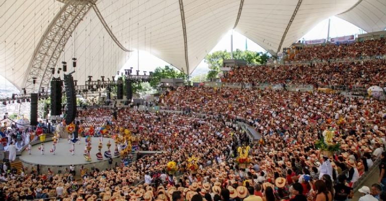 Participación de comunidades indígenas en la Guelaguetza