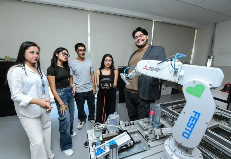 Estudiante definiendo su camino profesional