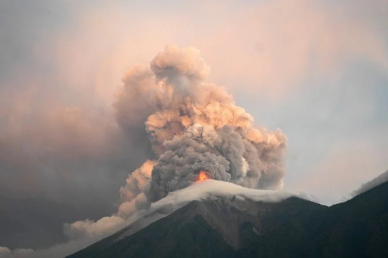 Mapa mostrando la distancia del Volcán de Fuego a México